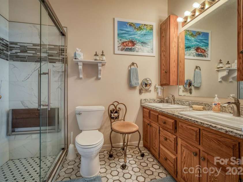 810 Bethel Road, Morganton, NC 28655.  MLS# CAR4244280, YatesRealty ID 10340. 