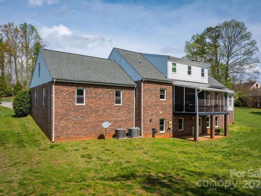 810 Bethel Road, Morganton, NC 28655.  MLS# CAR4244280, YatesRealty ID 10340. 