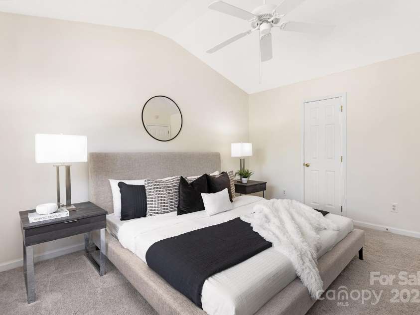 12624 Cedar Crossings Drive, Charlotte, NC 28273.  MLS# CAR4252686, YatesRealty ID 10341. Primary bedroom