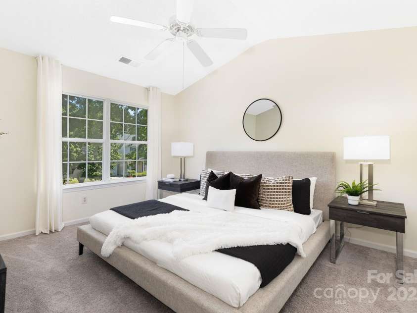 12624 Cedar Crossings Drive, Charlotte, NC 28273.  MLS# CAR4252686, YatesRealty ID 10341. Primary bedroom