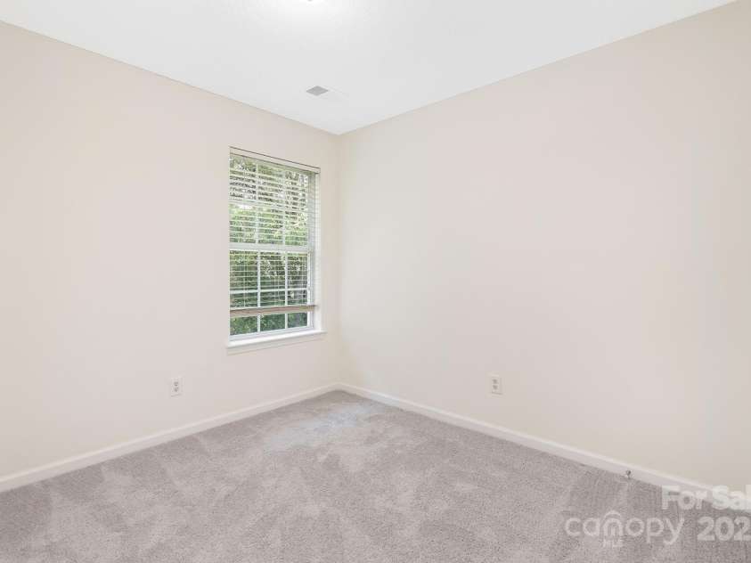 12624 Cedar Crossings Drive, Charlotte, NC 28273.  MLS# CAR4252686, YatesRealty ID 10341. Secondary bedroom