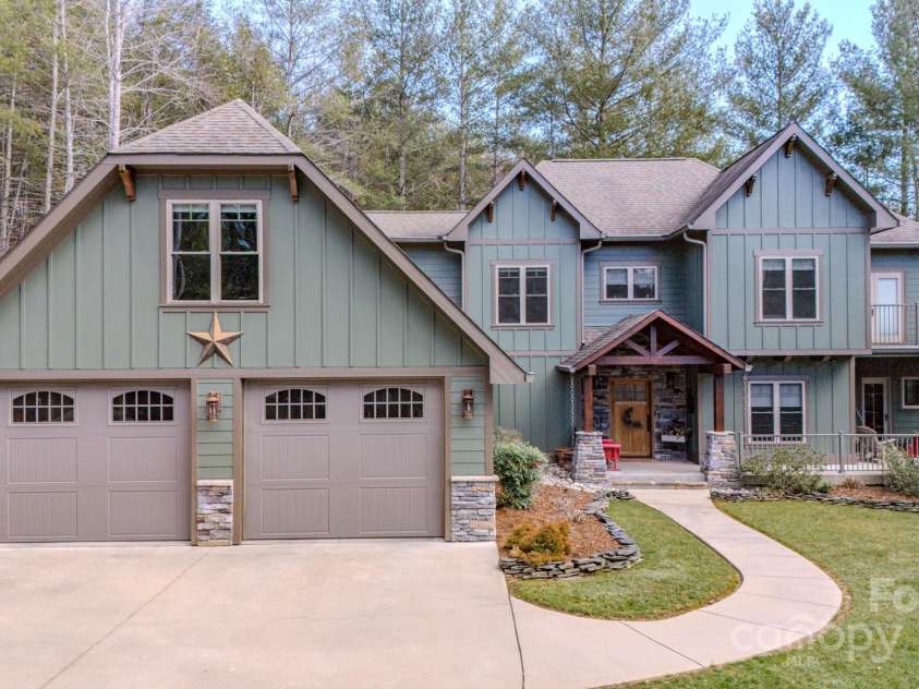 1703 Southpointe Drive, Morganton, NC 28655.  MLS# CAR4231336, YatesRealty ID 10343. 