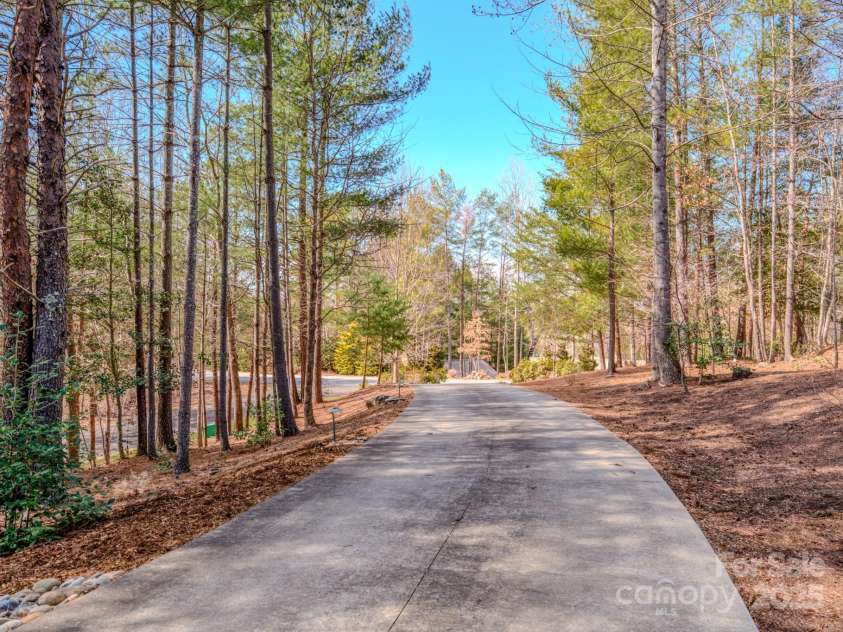 1703 Southpointe Drive, Morganton, NC 28655.  MLS# CAR4231336, YatesRealty ID 10343. 