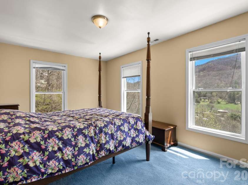 267 Eagles Trace, Canton, NC 28716.  MLS# CAR4358414, YatesRealty ID 10343. 2nd Bedroom