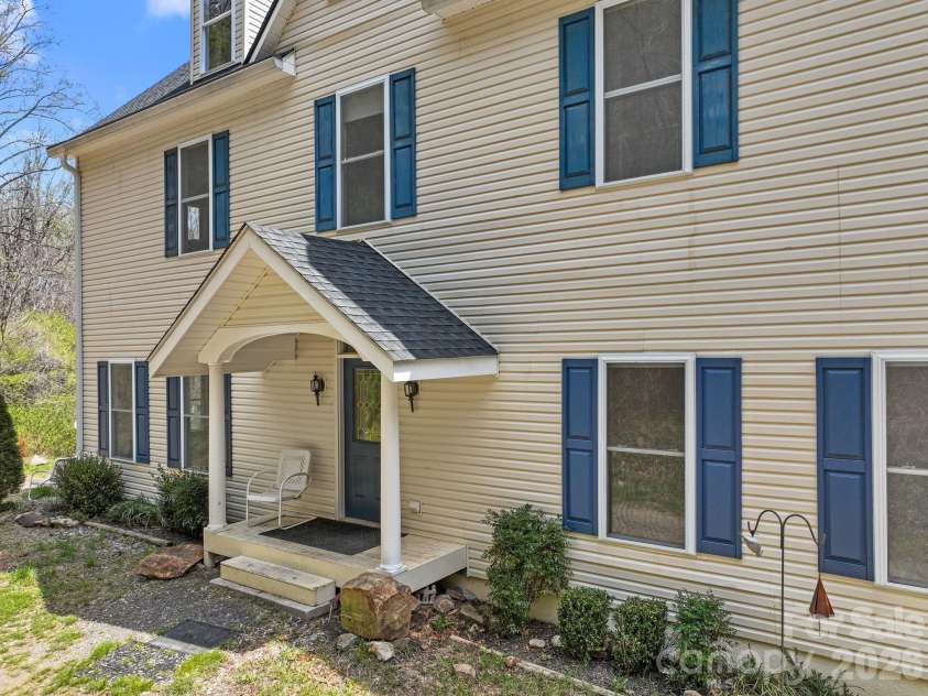 267 Eagles Trace, Canton, NC 28716.  MLS# CAR4358414, YatesRealty ID 10343. Eagles Trace