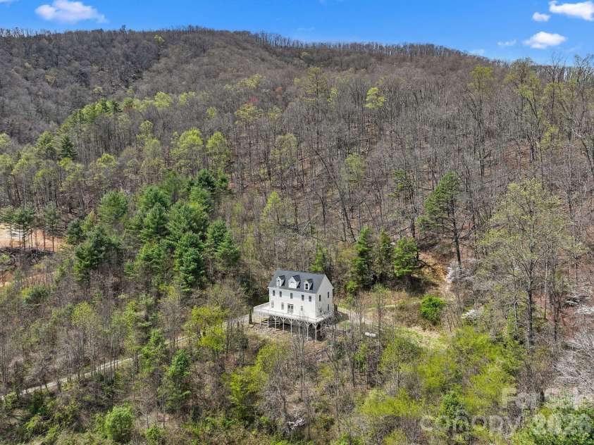 267 Eagles Trace, Canton, NC 28716.  MLS# CAR4358414, YatesRealty ID 10343. Eagles Trace