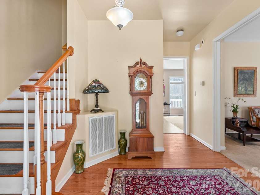 267 Eagles Trace, Canton, NC 28716.  MLS# CAR4358414, YatesRealty ID 10343. Foyer