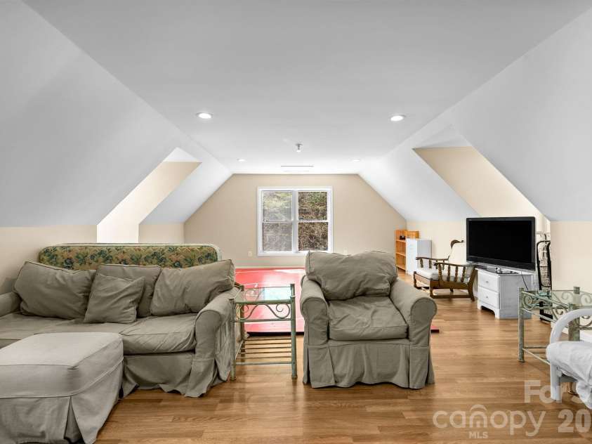 267 Eagles Trace, Canton, NC 28716.  MLS# CAR4358414, YatesRealty ID 10343. Third Level Family Room