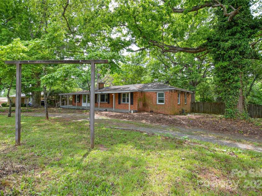 7224 Kuck Road, Mint Hill, NC 28227.  MLS# CAR4248671, YatesRealty ID 10344. 