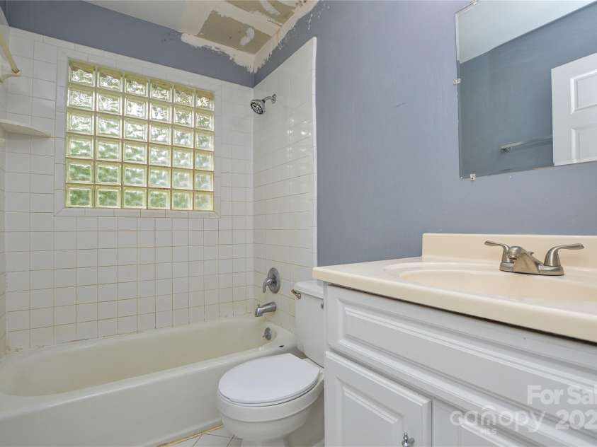 7224 Kuck Road, Mint Hill, NC 28227.  MLS# CAR4248671, YatesRealty ID 10344. 
