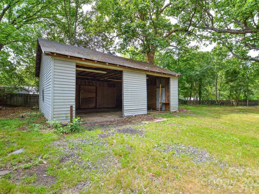 7224 Kuck Road, Mint Hill, NC 28227.  MLS# CAR4248671, YatesRealty ID 10344. 