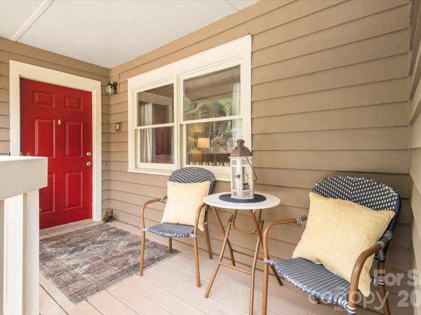 6 Willow Tree Run, Asheville, NC 28803.  MLS# CAR4365587, YatesRealty ID 10345. 
