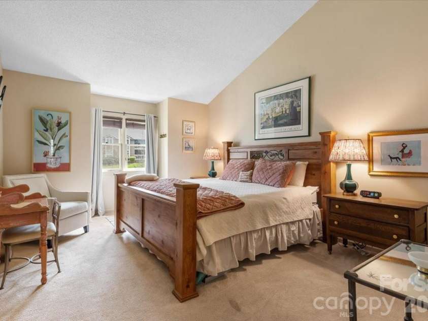 6 Willow Tree Run, Asheville, NC 28803.  MLS# CAR4365587, YatesRealty ID 10345. 
