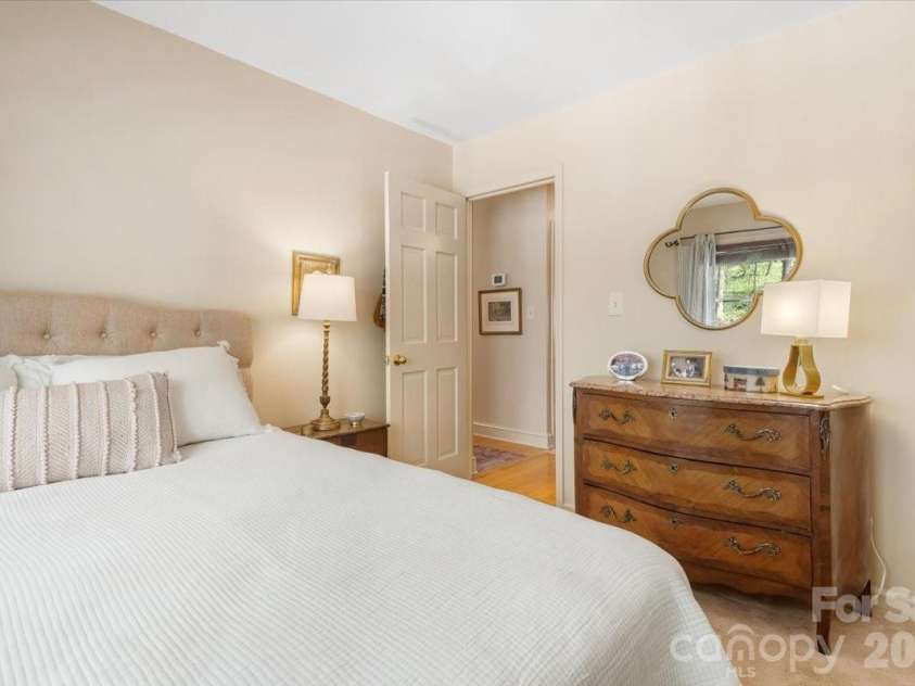 6 Willow Tree Run, Asheville, NC 28803.  MLS# CAR4365587, YatesRealty ID 10345. 