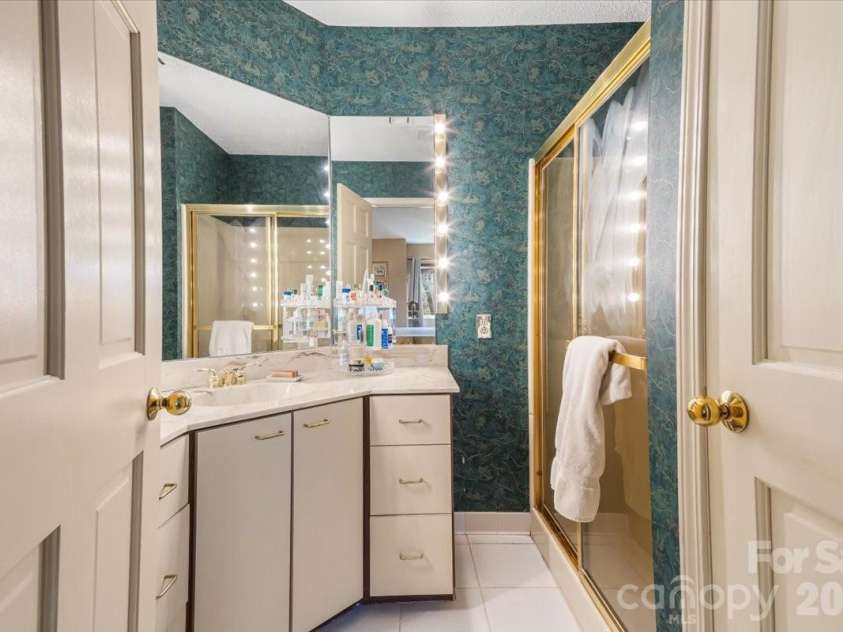 6 Willow Tree Run, Asheville, NC 28803.  MLS# CAR4365587, YatesRealty ID 10345. 