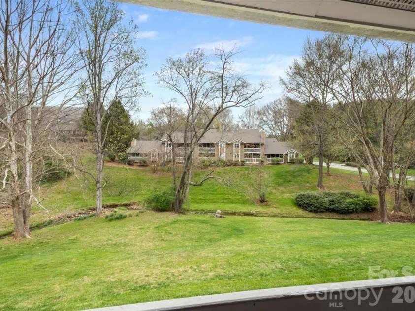 6 Willow Tree Run, Asheville, NC 28803.  MLS# CAR4365587, YatesRealty ID 10345. 