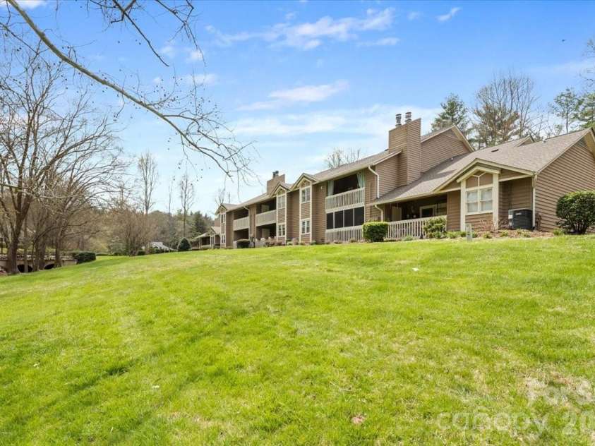 6 Willow Tree Run, Asheville, NC 28803.  MLS# CAR4365587, YatesRealty ID 10345. 