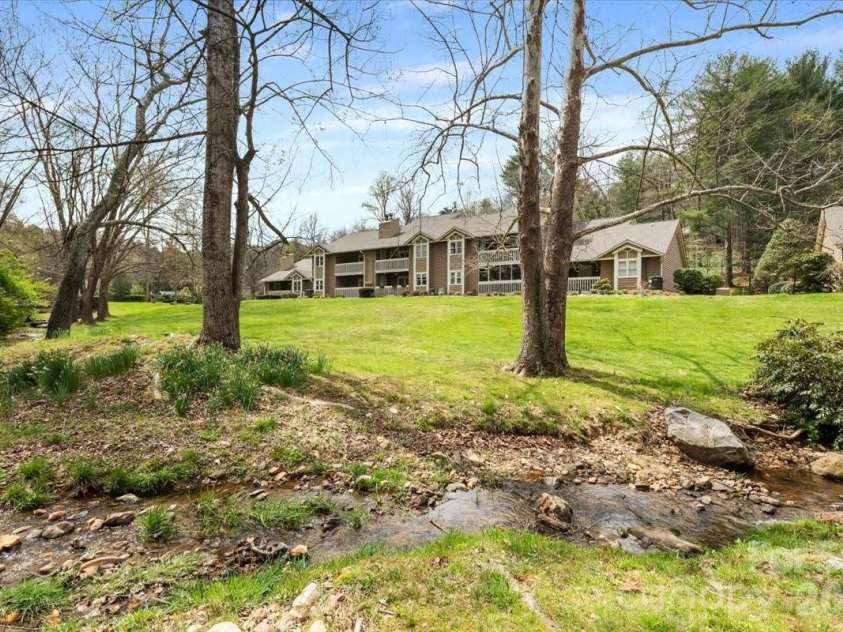 6 Willow Tree Run, Asheville, NC 28803.  MLS# CAR4365587, YatesRealty ID 10345. 