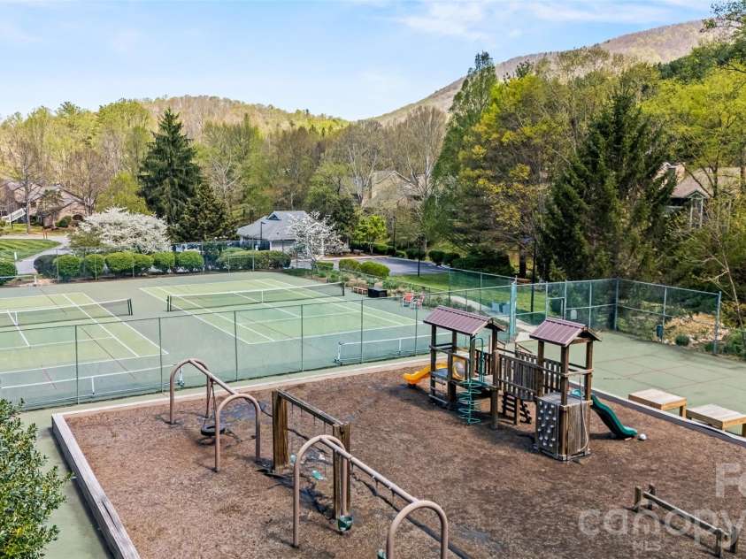 6 Willow Tree Run, Asheville, NC 28803.  MLS# CAR4365587, YatesRealty ID 10345. 