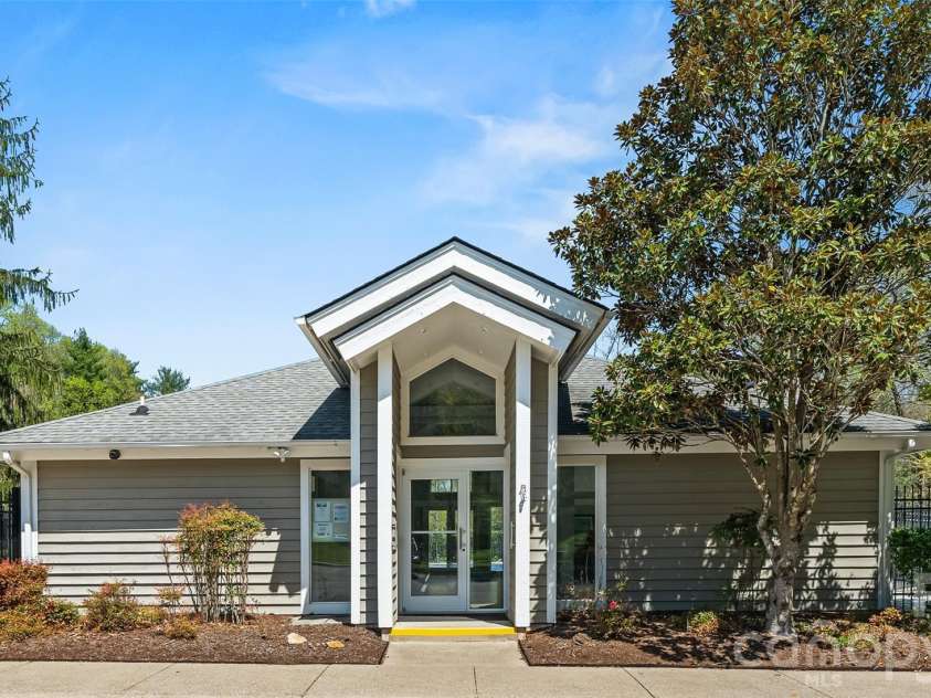 6 Willow Tree Run, Asheville, NC 28803.  MLS# CAR4365587, YatesRealty ID 10345. 