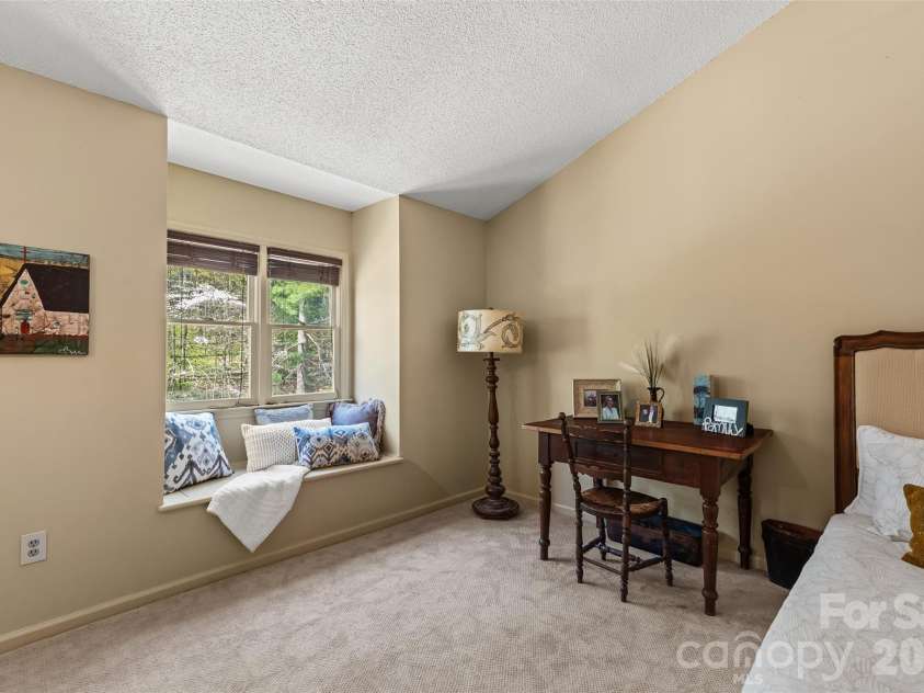 6 Willow Tree Run, Asheville, NC 28803.  MLS# CAR4365587, YatesRealty ID 10345. 