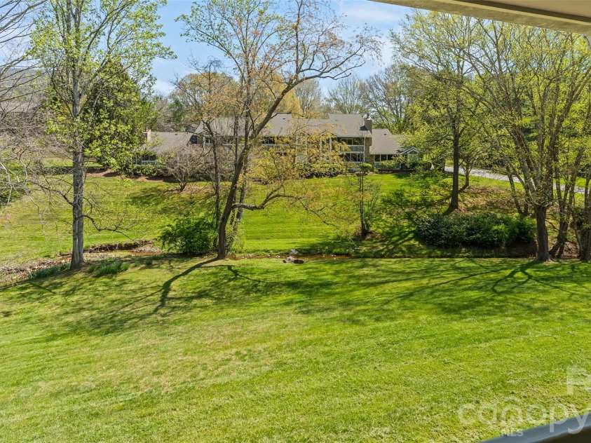 6 Willow Tree Run, Asheville, NC 28803.  MLS# CAR4365587, YatesRealty ID 10345. 