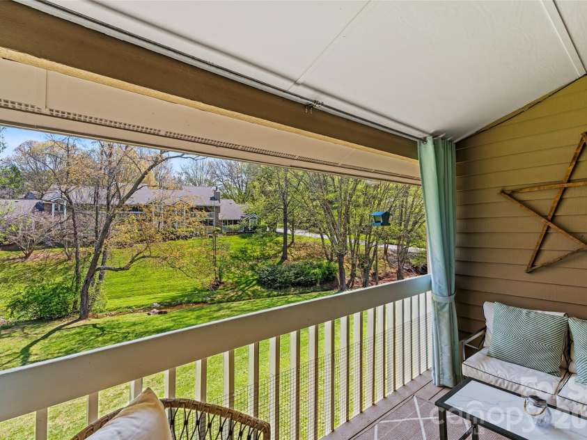 6 Willow Tree Run, Asheville, NC 28803.  MLS# CAR4365587, YatesRealty ID 10345. 