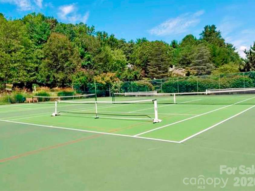 6 Willow Tree Run, Asheville, NC 28803.  MLS# CAR4365587, YatesRealty ID 10345. 