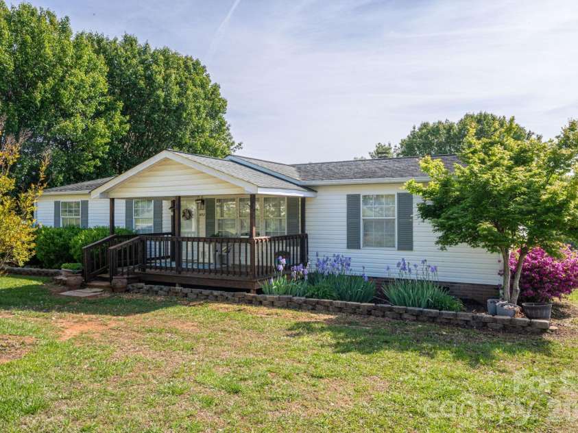 402 Wilson Drive, Lawndale, NC 28090.  MLS# CAR4368247, YatesRealty ID 10346. 