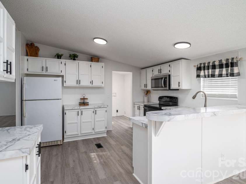 402 Wilson Drive, Lawndale, NC 28090.  MLS# CAR4368247, YatesRealty ID 10346. 