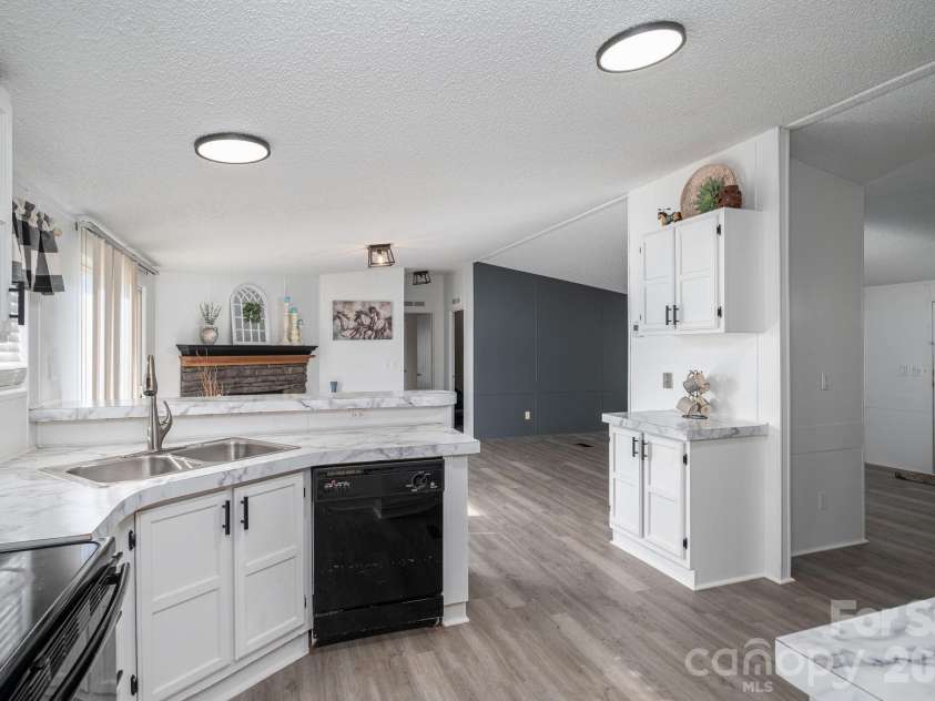 402 Wilson Drive, Lawndale, NC 28090.  MLS# CAR4368247, YatesRealty ID 10346. 