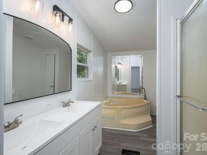 402 Wilson Drive, Lawndale, NC 28090.  MLS# CAR4368247, YatesRealty ID 10346. 