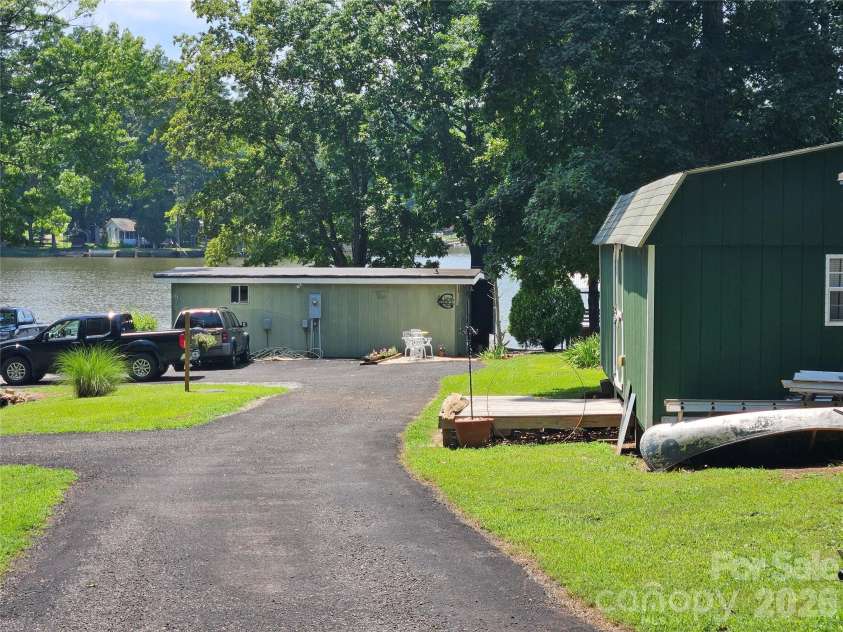 570 Lake Drive 9 Drive, Lexington, NC 27292.  MLS# CAR4368009, YatesRealty ID 10347. 