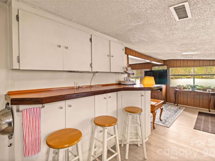 570 Lake Drive 9 Drive, Lexington, NC 27292.  MLS# CAR4368009, YatesRealty ID 10347. 