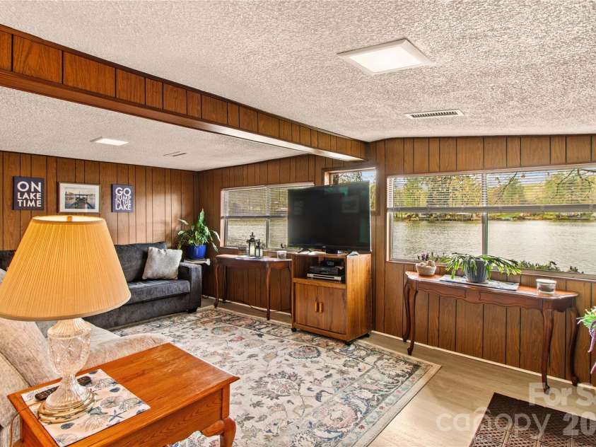 570 Lake Drive 9 Drive, Lexington, NC 27292.  MLS# CAR4368009, YatesRealty ID 10347. 