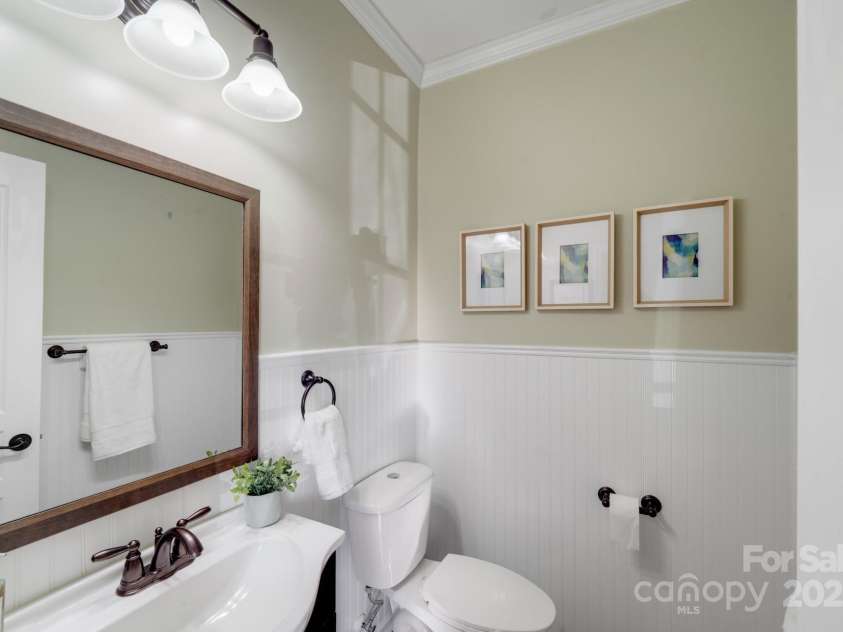 1504 Ridge Haven Road, Waxhaw, NC 28173.  MLS# CAR4241145, YatesRealty ID 10348. Half Bath