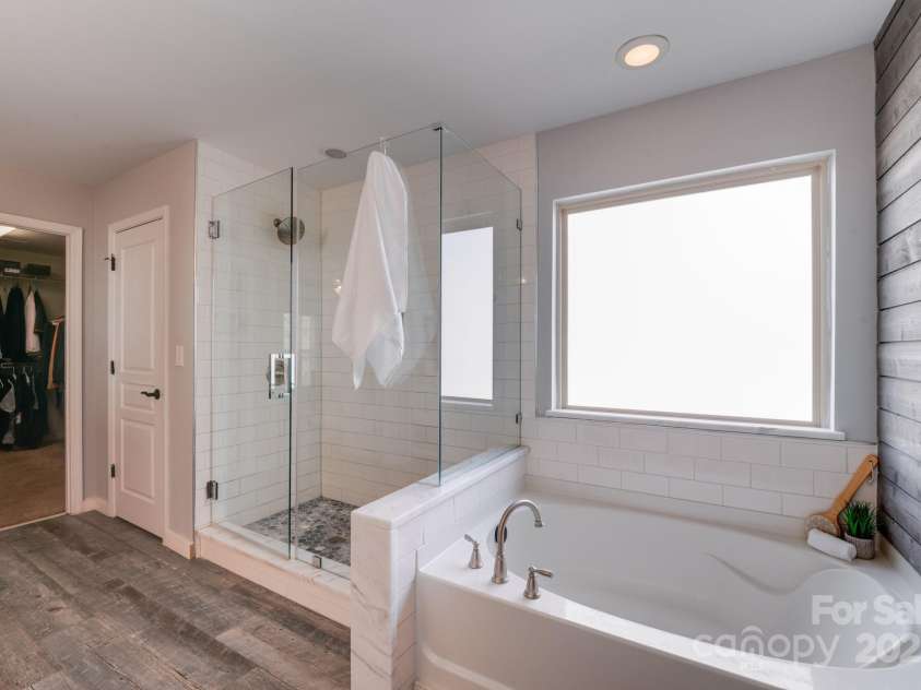 1504 Ridge Haven Road, Waxhaw, NC 28173.  MLS# CAR4241145, YatesRealty ID 10348. Primary Bath