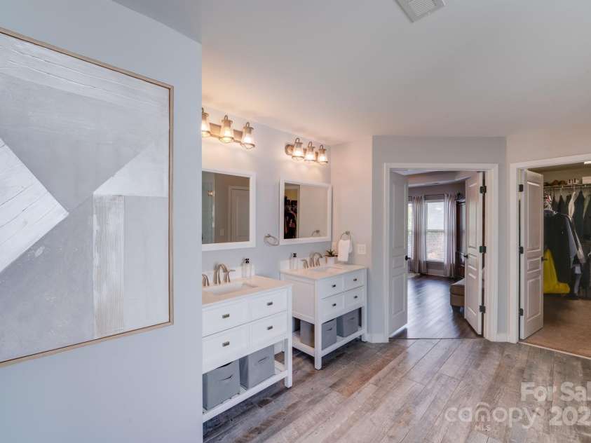 1504 Ridge Haven Road, Waxhaw, NC 28173.  MLS# CAR4241145, YatesRealty ID 10348. Primary Bath
