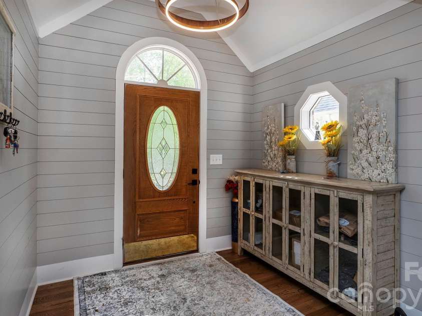 8219 Starnes Randall Road, Charlotte, NC 28215.  MLS# CAR4368480, YatesRealty ID 10349. 