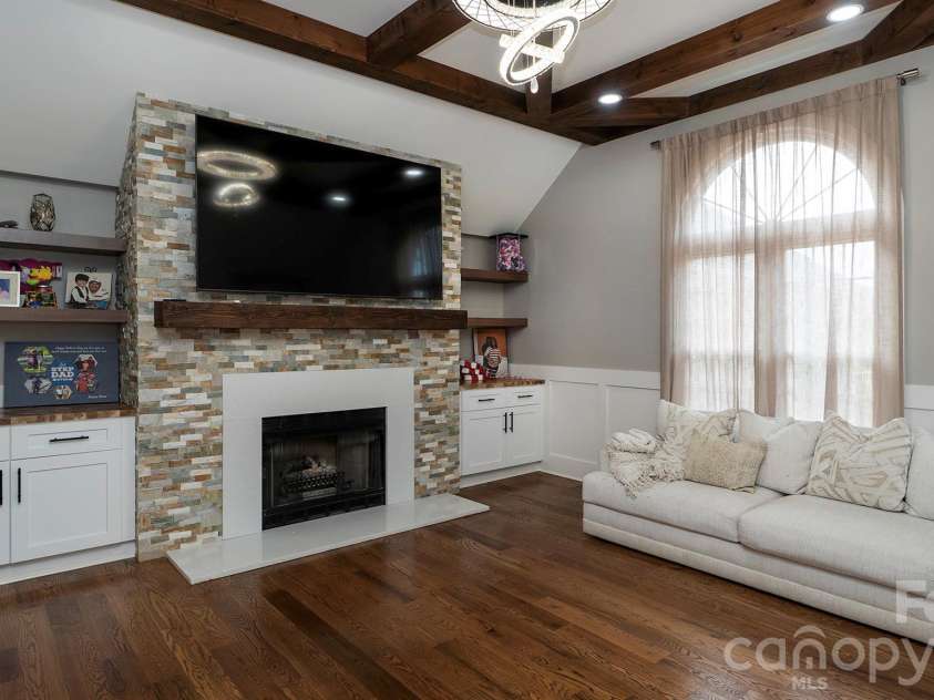 8219 Starnes Randall Road, Charlotte, NC 28215.  MLS# CAR4368480, YatesRealty ID 10349. 