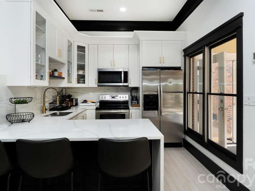 8219 Starnes Randall Road, Charlotte, NC 28215.  MLS# CAR4368480, YatesRealty ID 10349. 