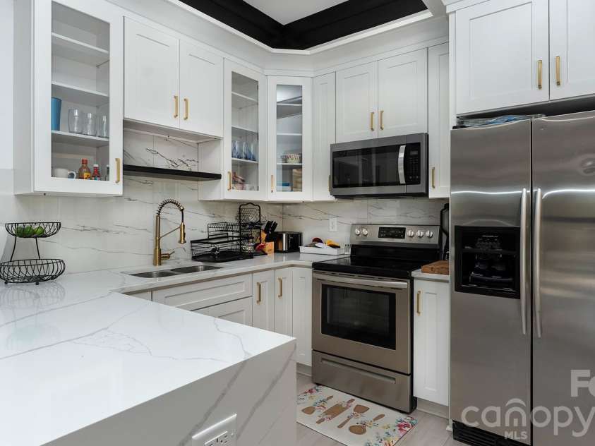 8219 Starnes Randall Road, Charlotte, NC 28215.  MLS# CAR4368480, YatesRealty ID 10349. 
