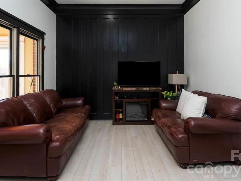8219 Starnes Randall Road, Charlotte, NC 28215.  MLS# CAR4368480, YatesRealty ID 10349. 