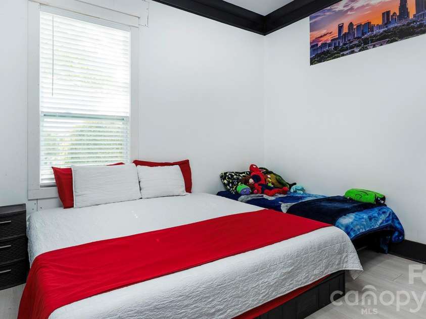 8219 Starnes Randall Road, Charlotte, NC 28215.  MLS# CAR4368480, YatesRealty ID 10349. 