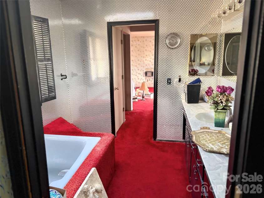 219 Rocking Horse Trail, Burnsville, NC 28714.  MLS# CAR4338030, YatesRealty ID 1035. 