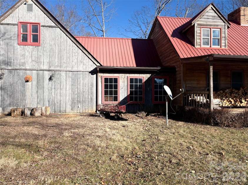 219 Rocking Horse Trail, Burnsville, NC 28714.  MLS# CAR4338030, YatesRealty ID 1035. 
