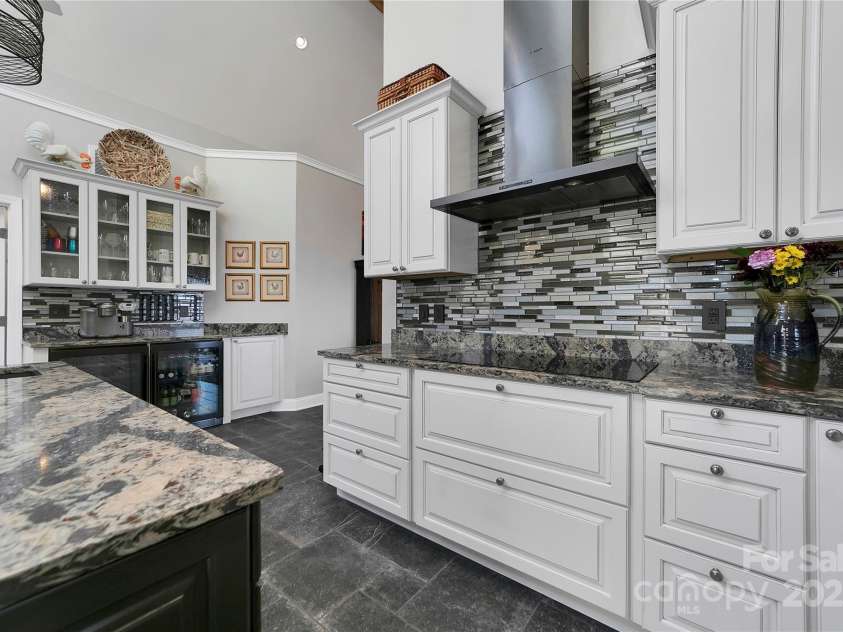 170 Oakanoah Court, Brevard, NC 28712.  MLS# CAR4247487, YatesRealty ID 10350. All Bosch Appliances and tons of Storage