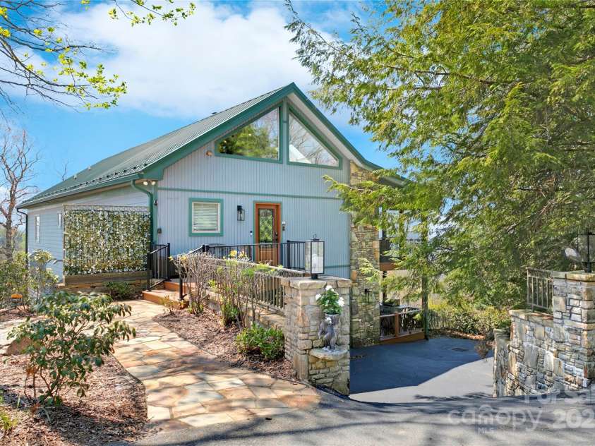 170 Oakanoah Court, Brevard, NC 28712.  MLS# CAR4247487, YatesRealty ID 10350. Metal Roofs and Beautifuly Landscaped