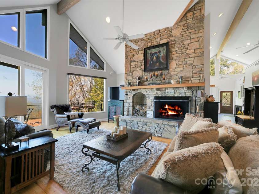 170 Oakanoah Court, Brevard, NC 28712.  MLS# CAR4247487, YatesRealty ID 10350. Plenty of Windows to take advantage of the Views