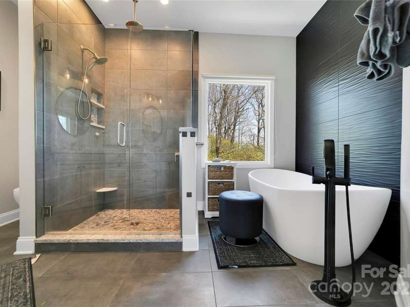 170 Oakanoah Court, Brevard, NC 28712.  MLS# CAR4247487, YatesRealty ID 10350. Primary Bedroom